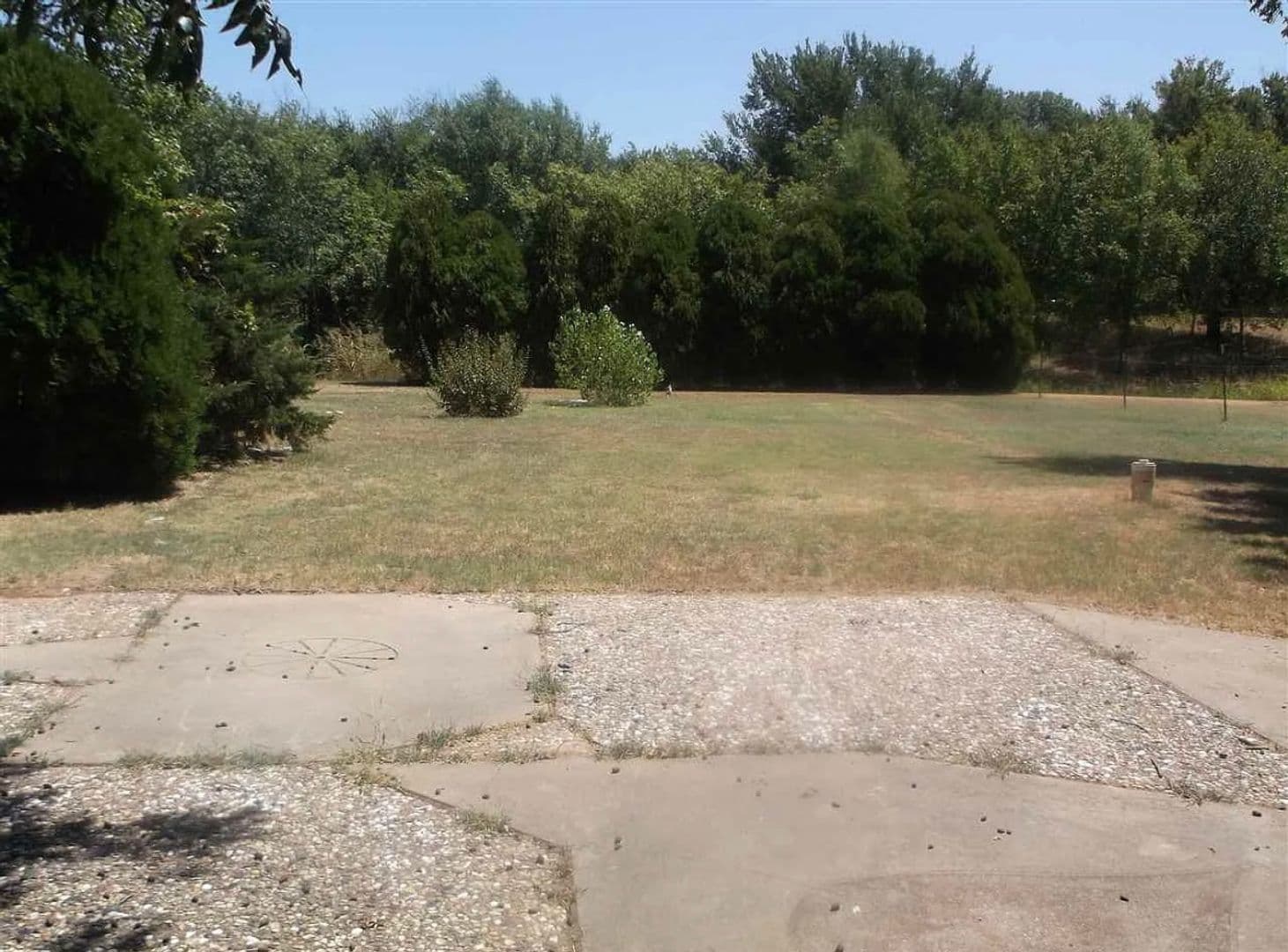Lawton House: 5401 Southeast Bishop Road