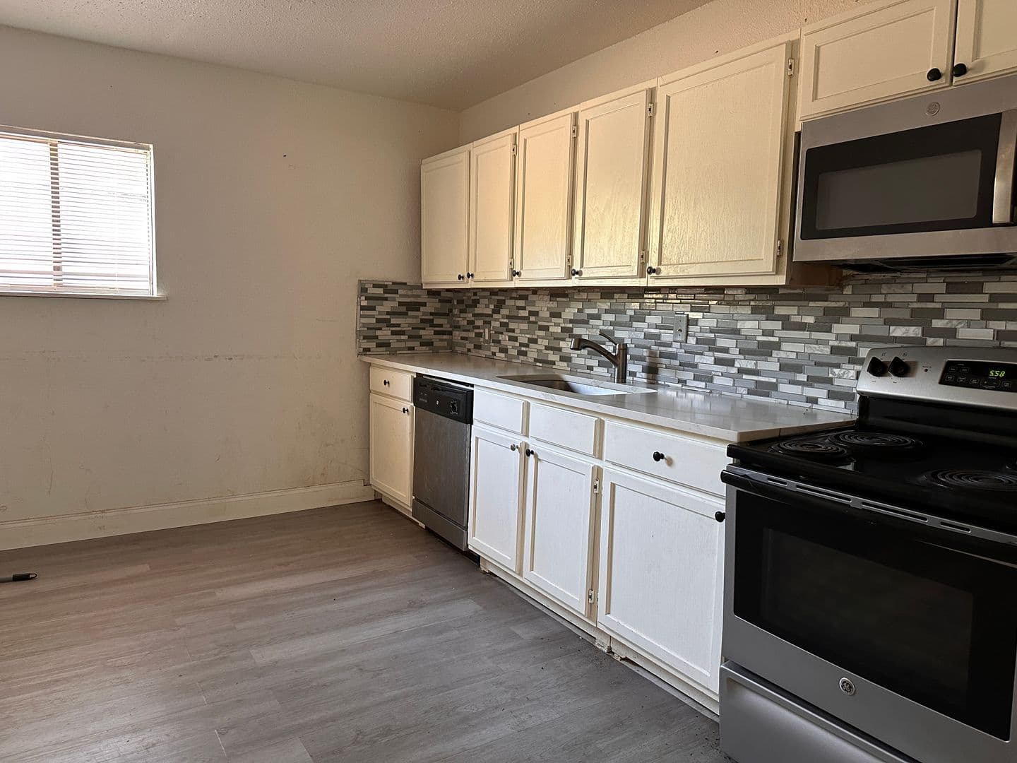 Lawton Apartment: 1417 NW Taft