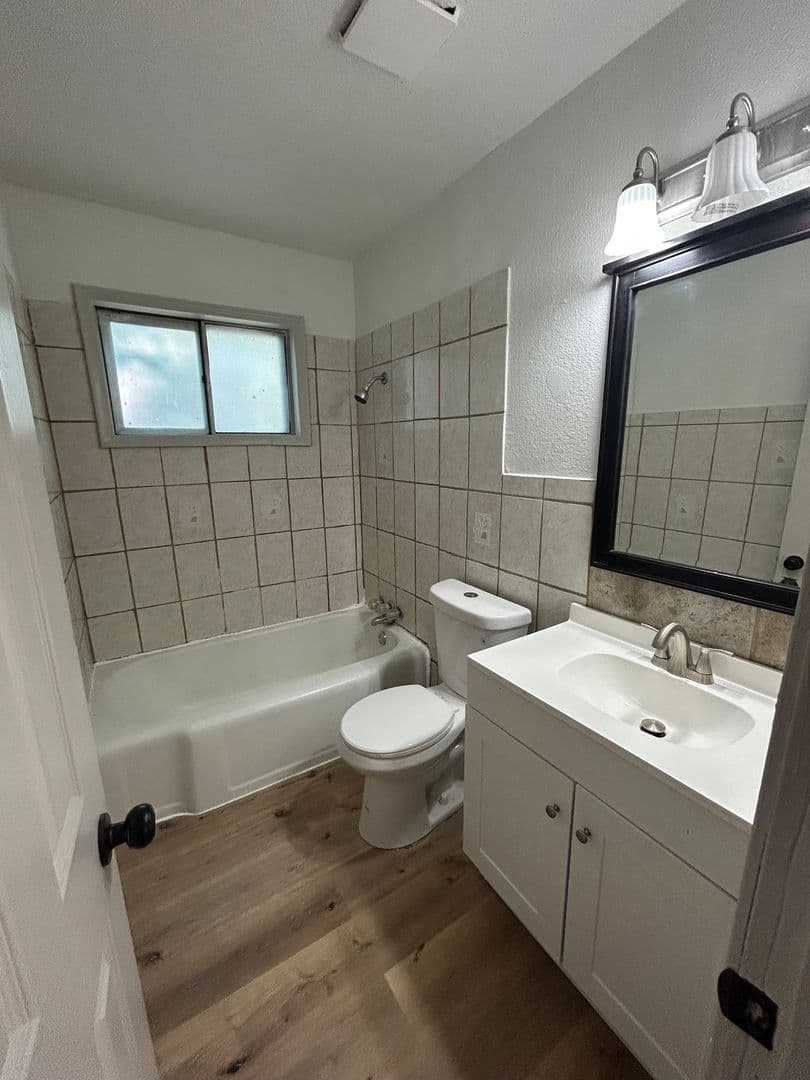 Lawton House: 1529 NW Smith