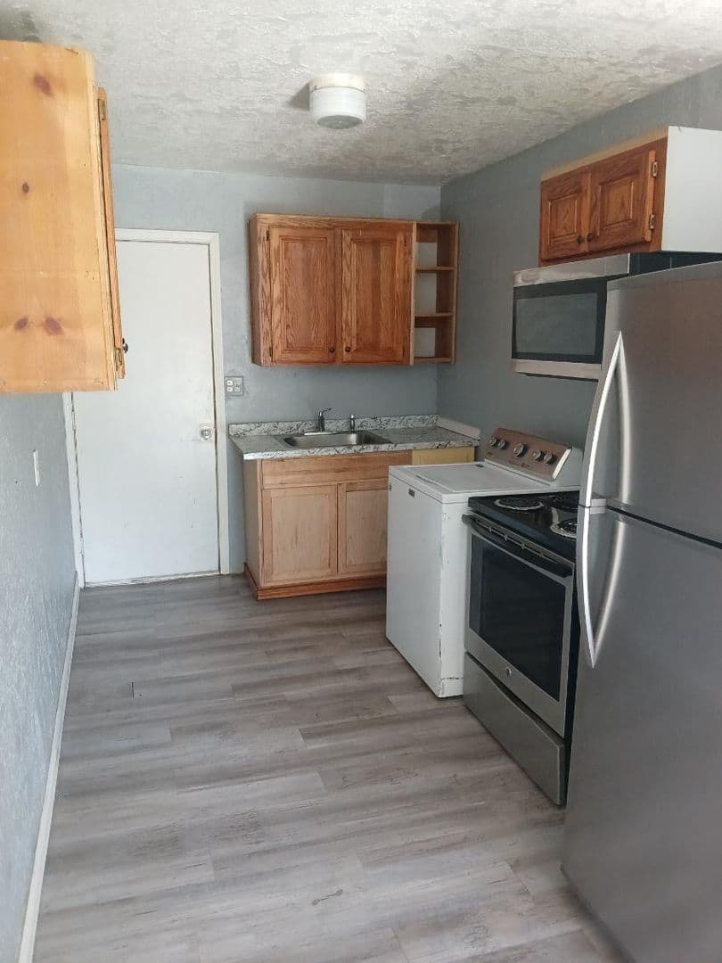 Lawton Apartment: 1417 NW Taft