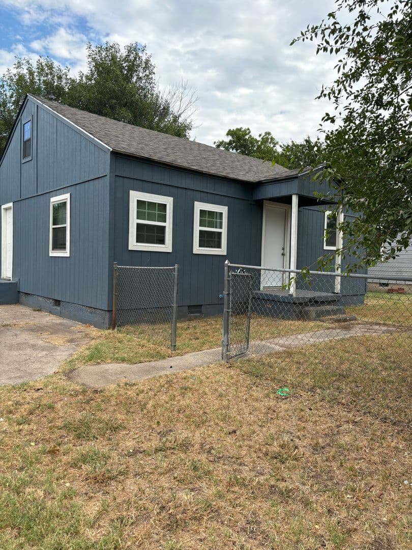 Lawton Apartment: 1417 NW Taft
