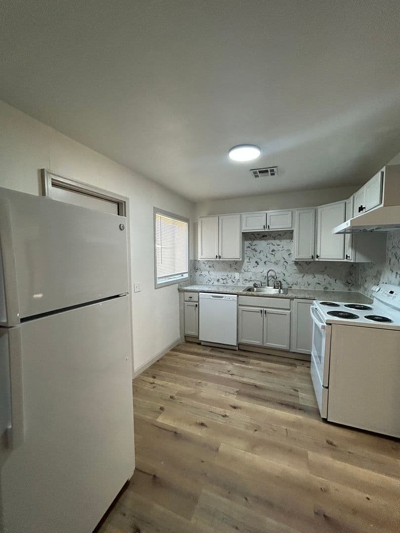 Lawton House: 1529 NW Smith