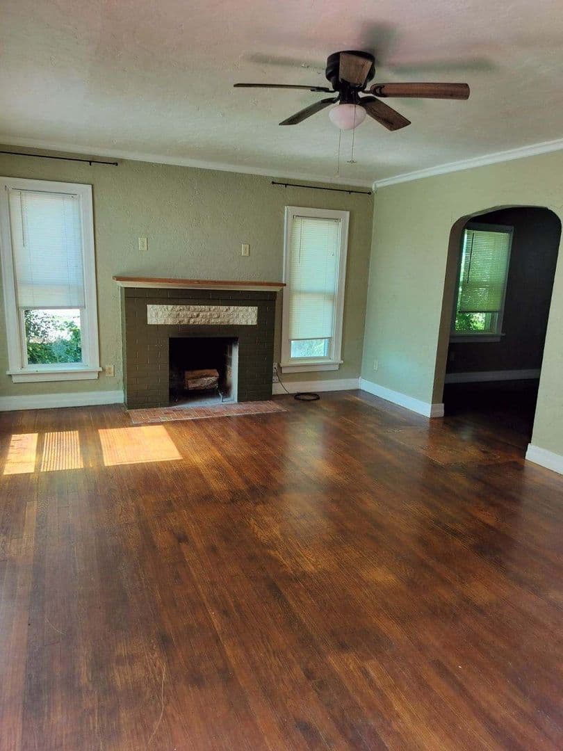 Lawton House: 1202 Northwest Fort Sill Boulevard