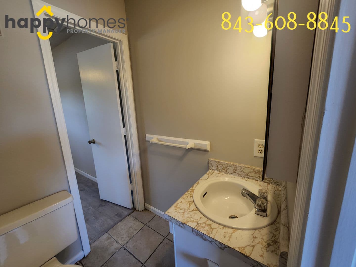 Charleston House: 921 Nabors Drive #1