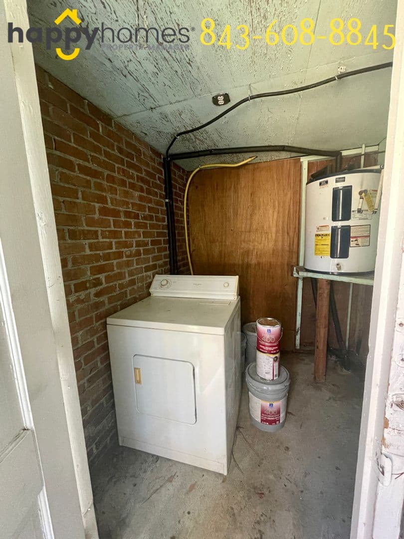 Charleston Apartment: 1559 Brookbank Avenue Unit A