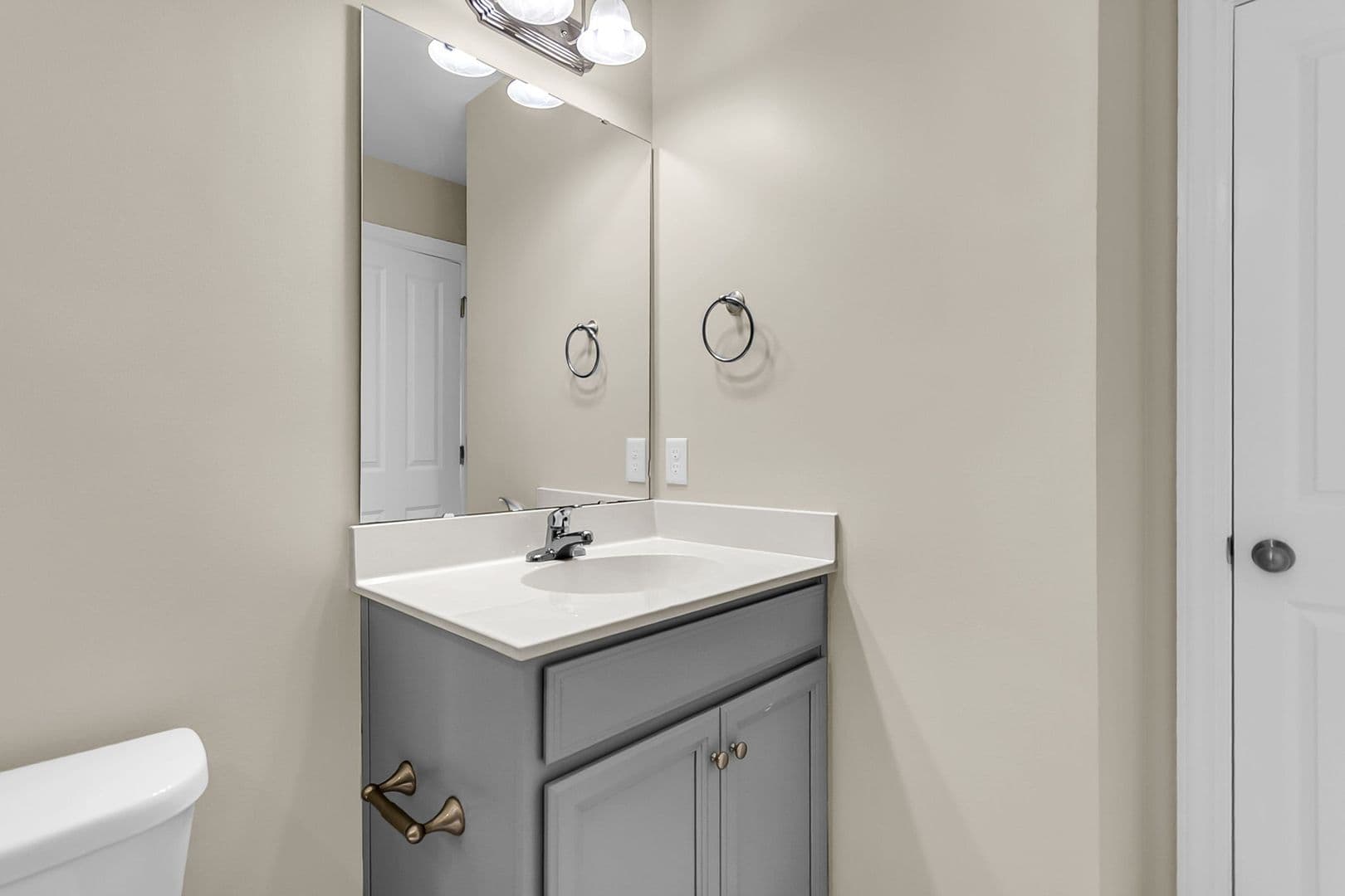 North Charleston Townhome: 5086 E Liberty Park Cirlce