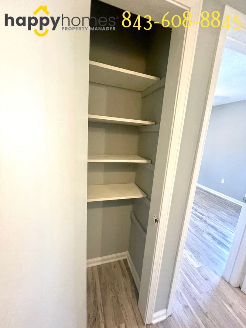 Charleston Apartment: 1559 Brookbank Avenue Unit A