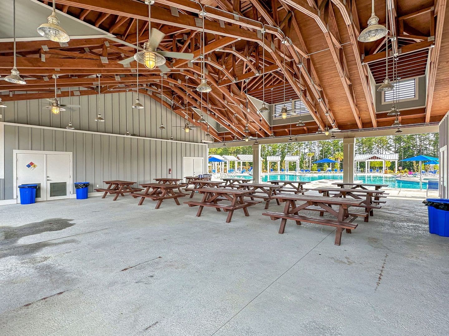 Summerville House: 509 Red Twig Rd