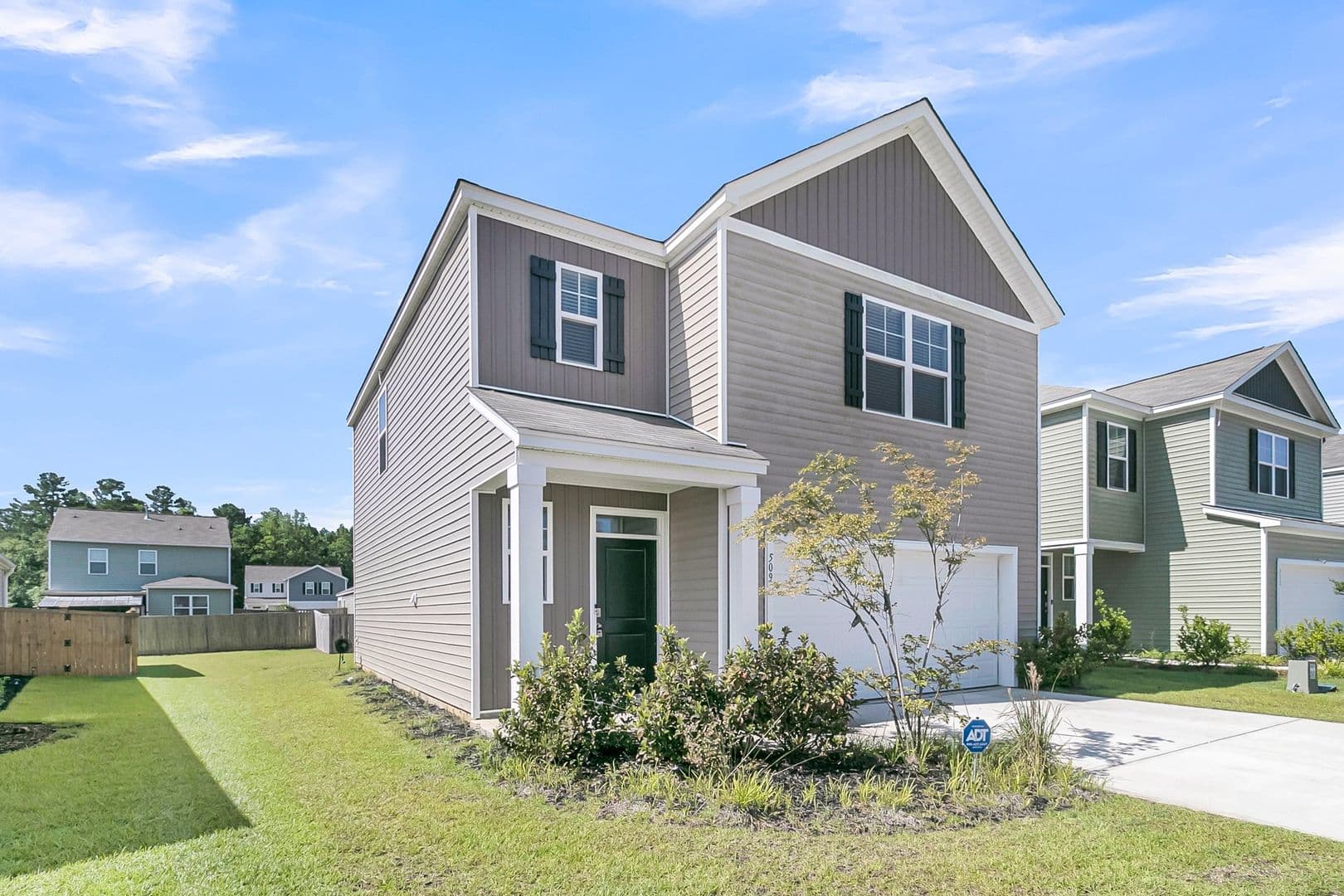 Summerville House: 509 Red Twig Rd