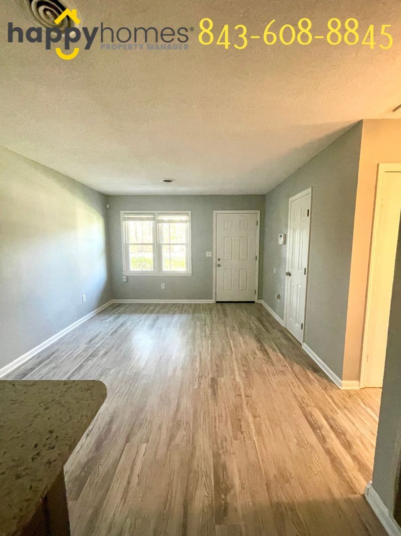 Charleston Apartment: 1559 Brookbank Avenue Unit A