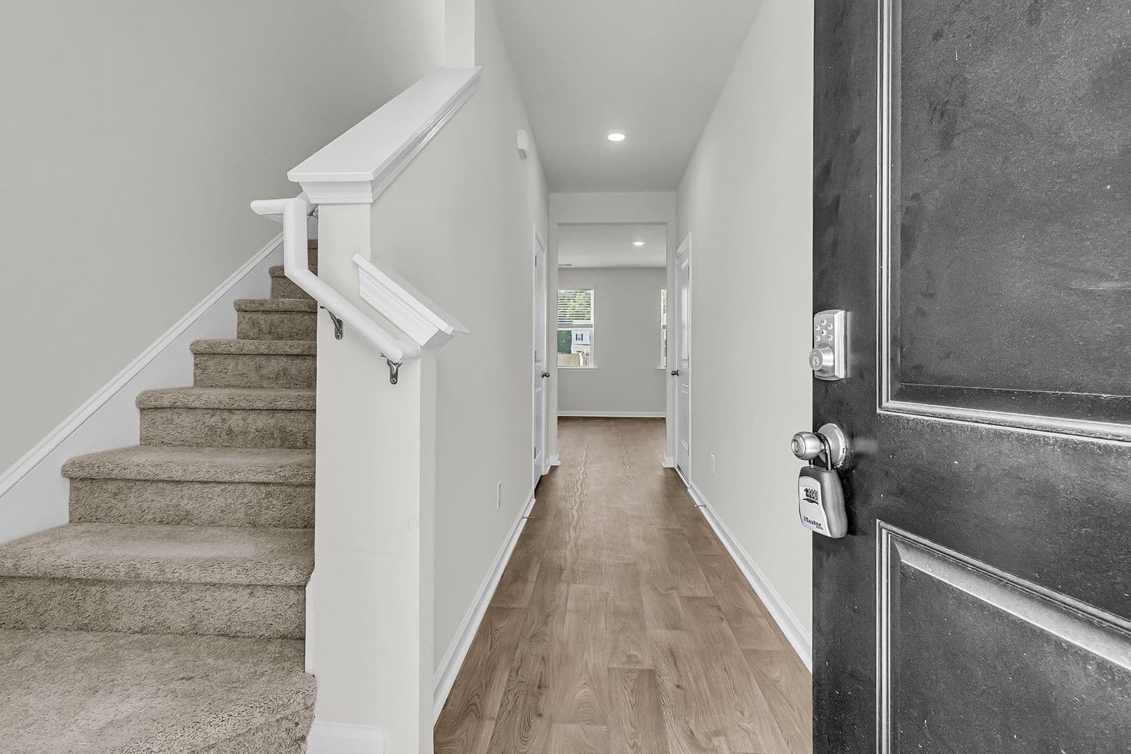 Summerville House: 509 Red Twig Rd