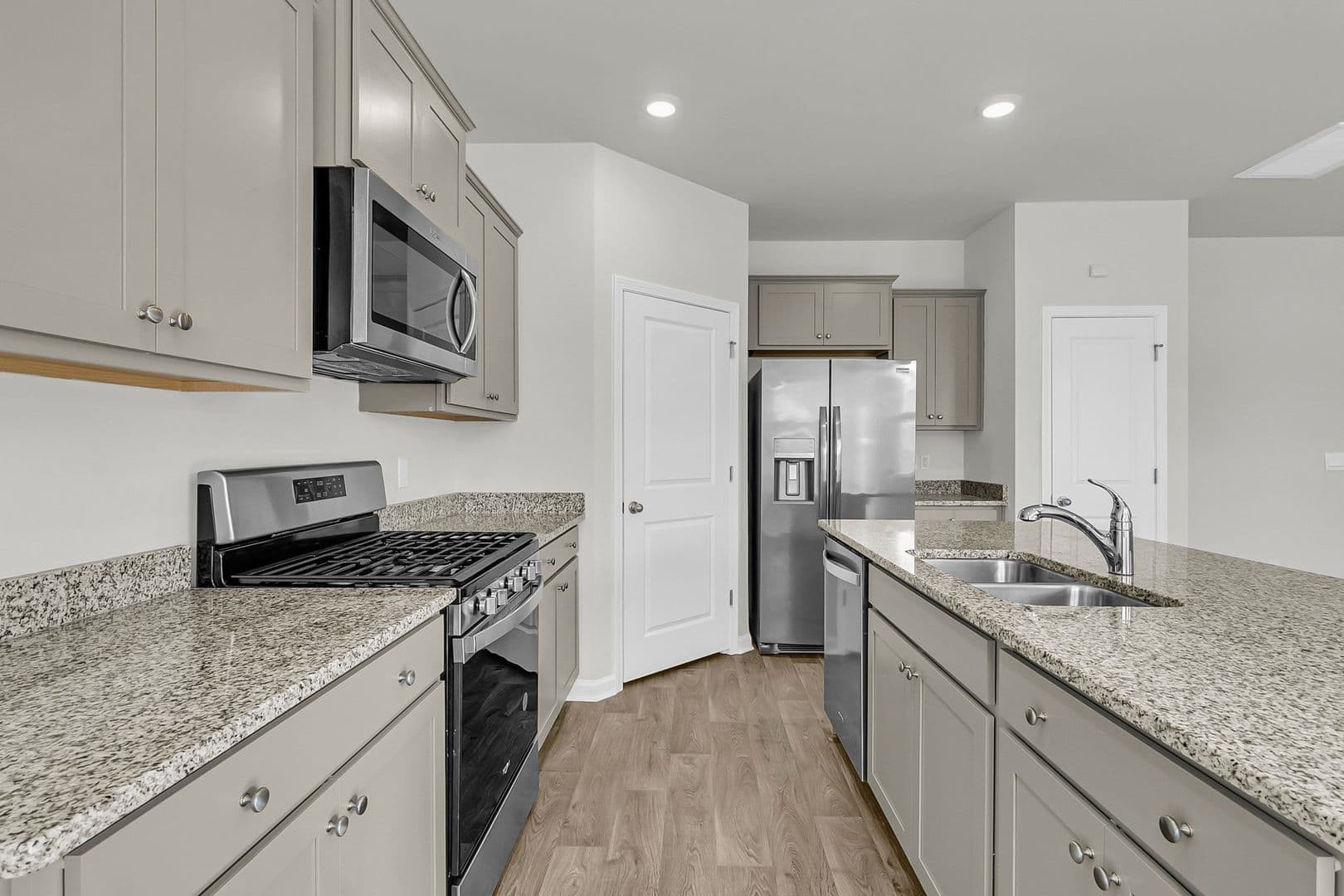 Summerville House: 509 Red Twig Rd