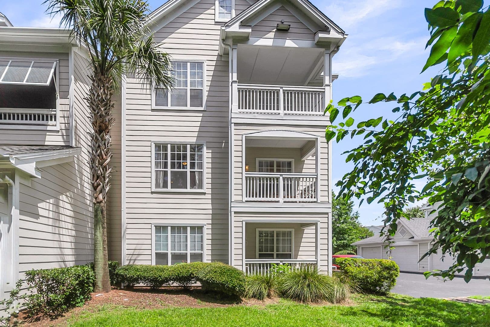 Charleston House: 45 Sycamore Ave Unit 1822