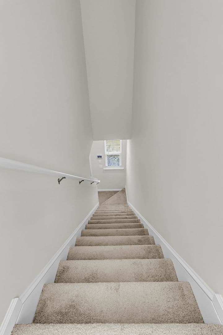 Summerville House: 509 Red Twig Rd