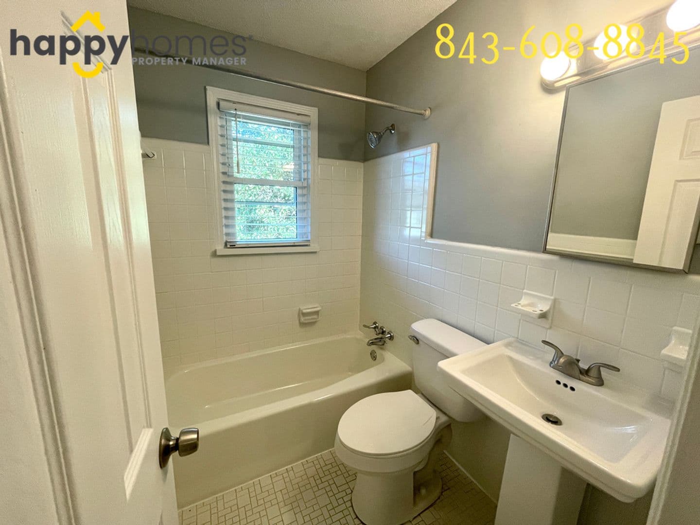 Charleston Apartment: 1559 Brookbank Avenue Unit A