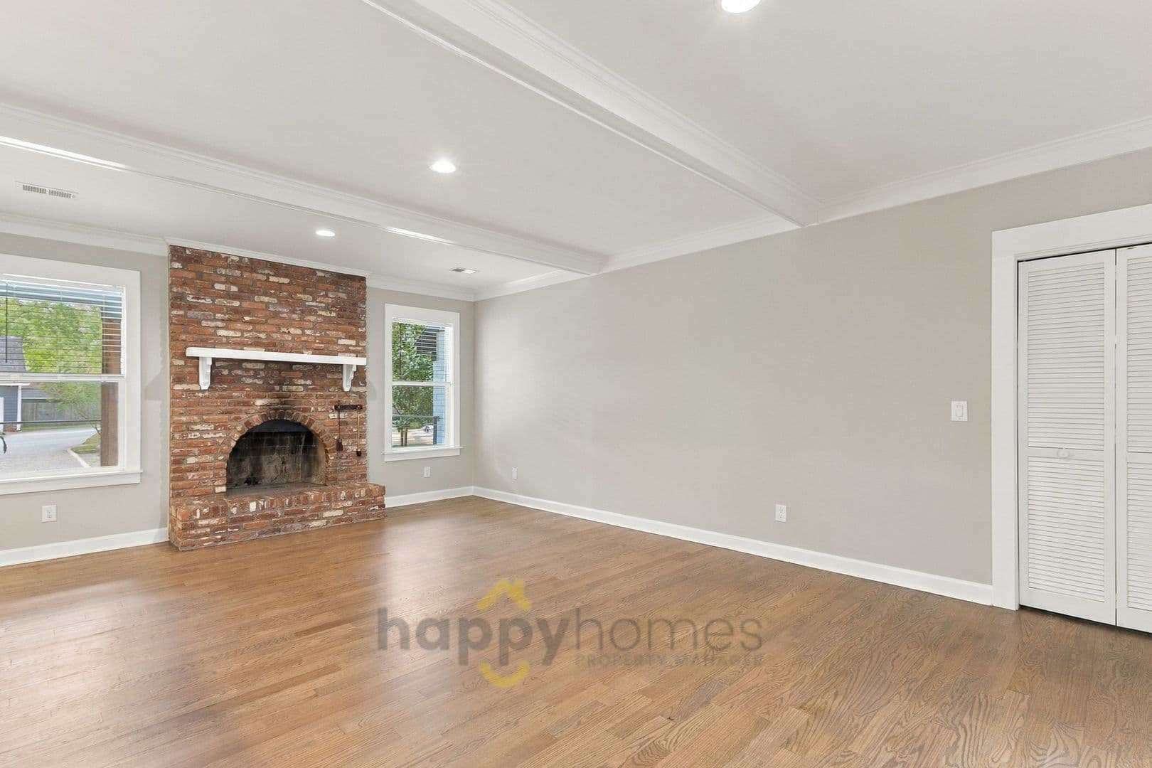 Summerville House: 111 Flicker Lane