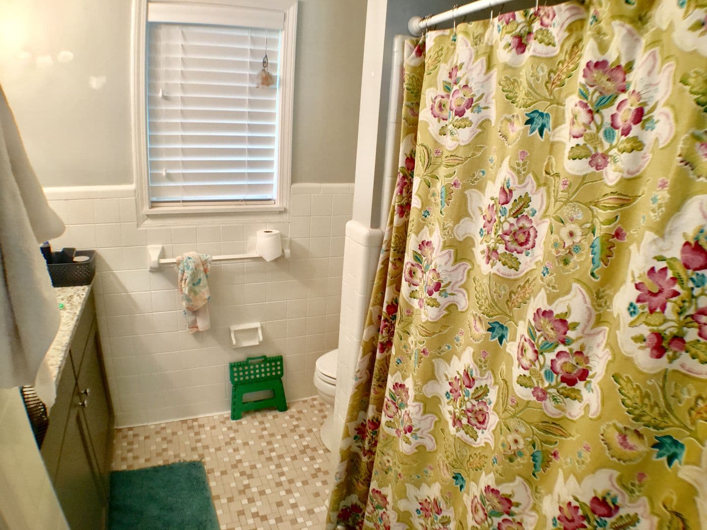 Charleston Apartment: 1556 Kemper Avenue Unit B