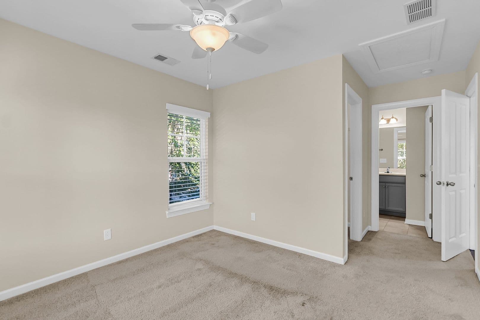 North Charleston Townhome: 5086 E Liberty Park Cirlce