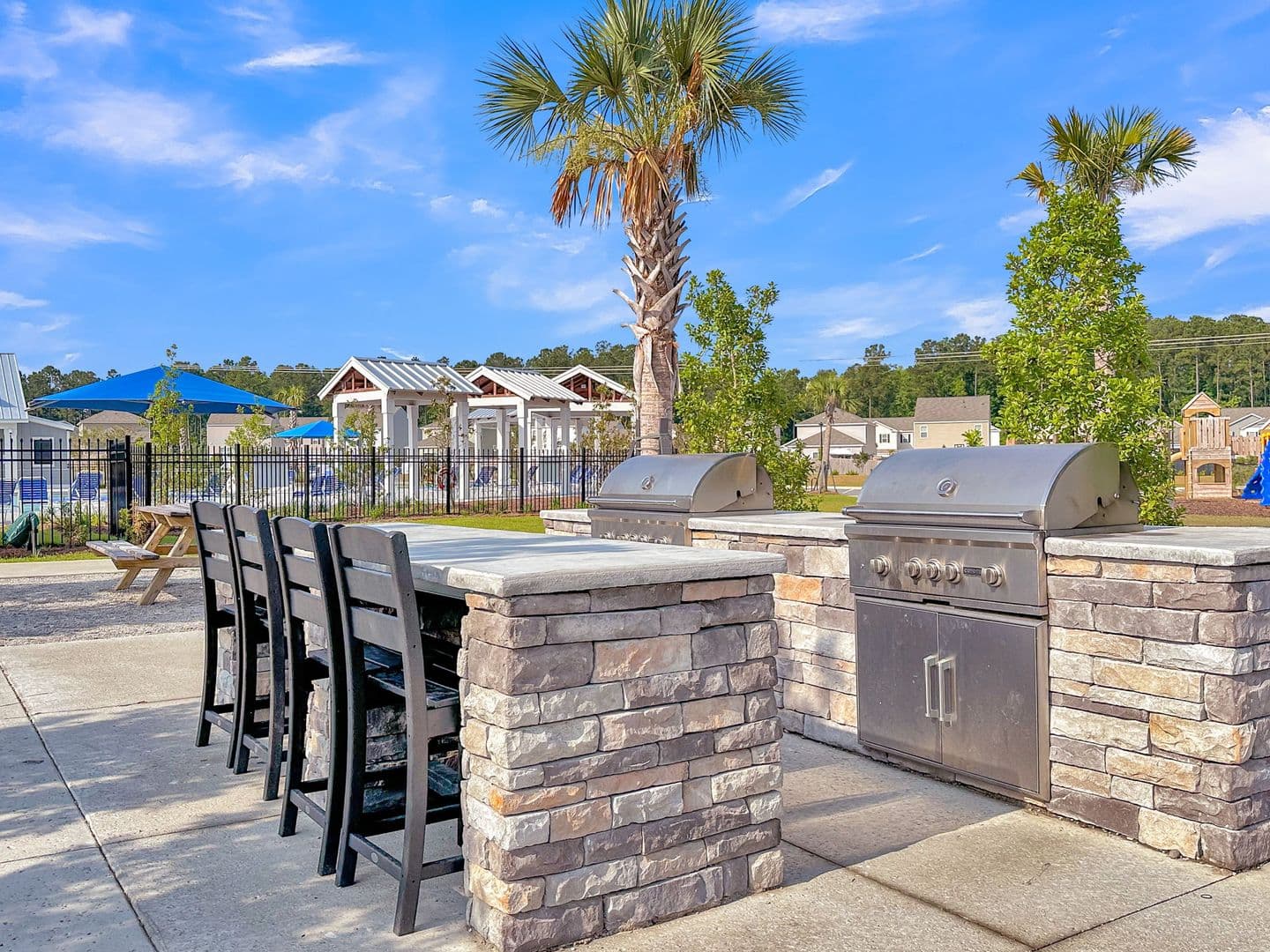 Summerville House: 509 Red Twig Rd
