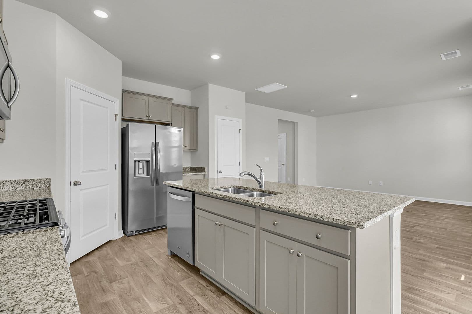 Summerville House: 509 Red Twig Rd