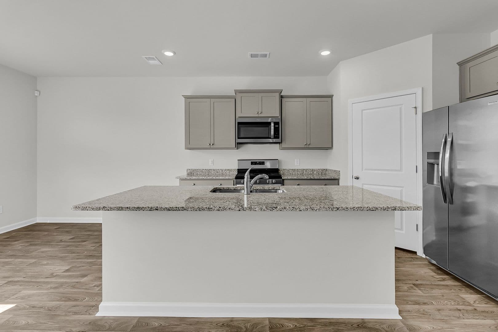 Summerville House: 509 Red Twig Rd