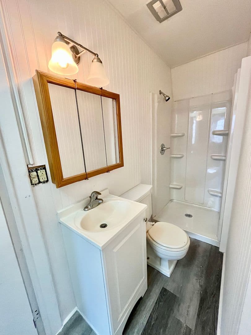 Bellefonte Apartment: 135-137 W Linn St