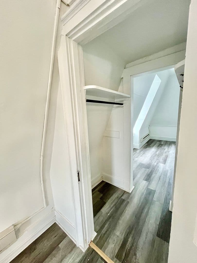 Bellefonte Apartment: 135-137 W Linn St