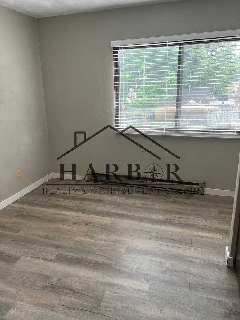 Austin Apartment: 900 14th Street NW