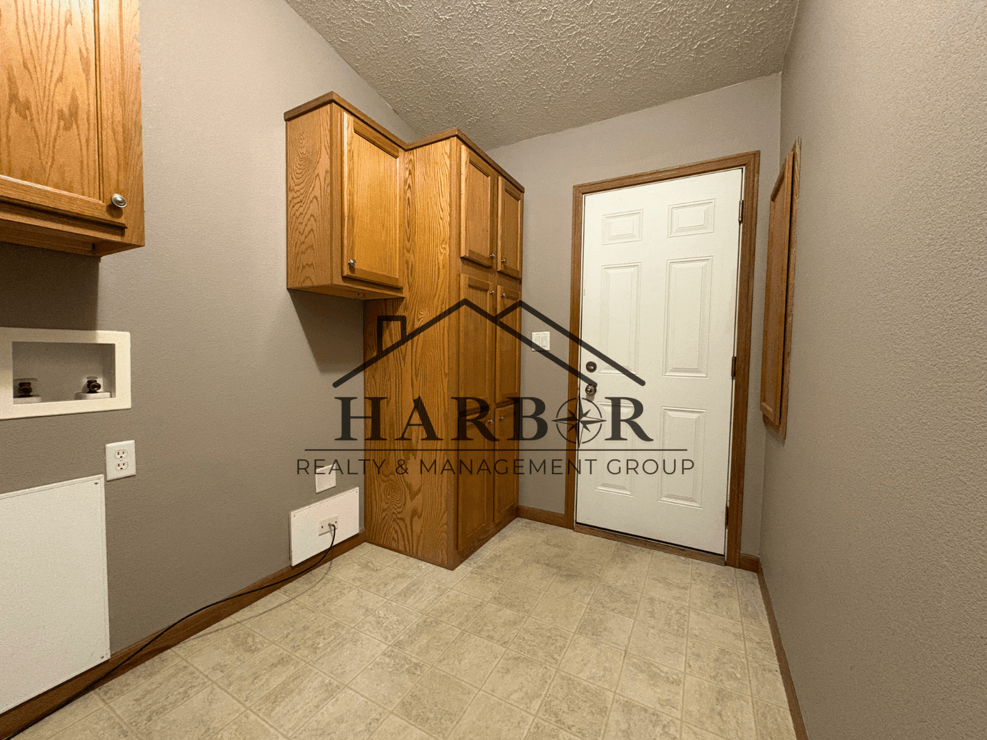 Rochester House: 3781 McIntosh Drive NW