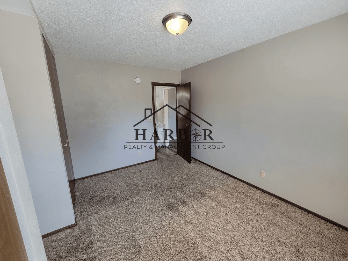 Austin Apartment: 900 14th Street NW