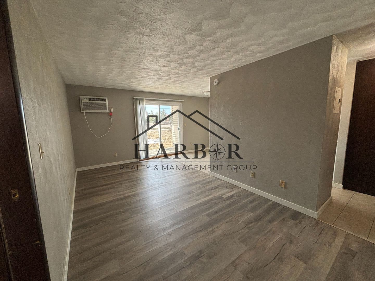 Austin Apartment: 900 14th Street NW