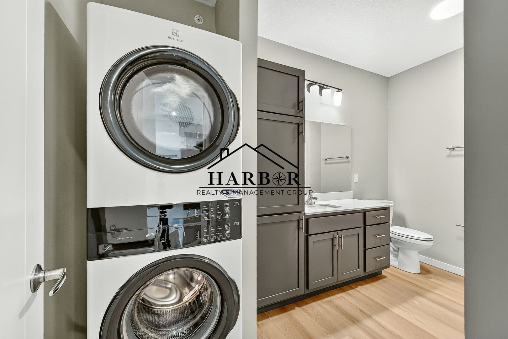 Kasson Apartment: 1401 4th Avenue Lane NE