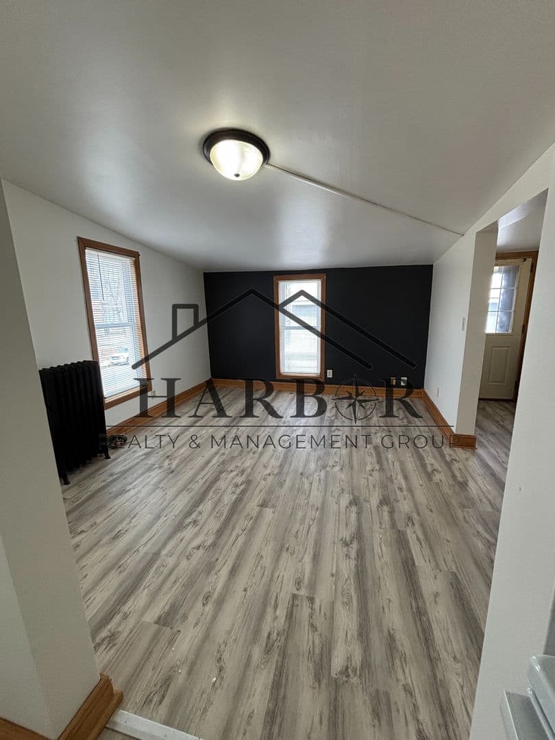 Hayfield Apartment: 24 W Main St