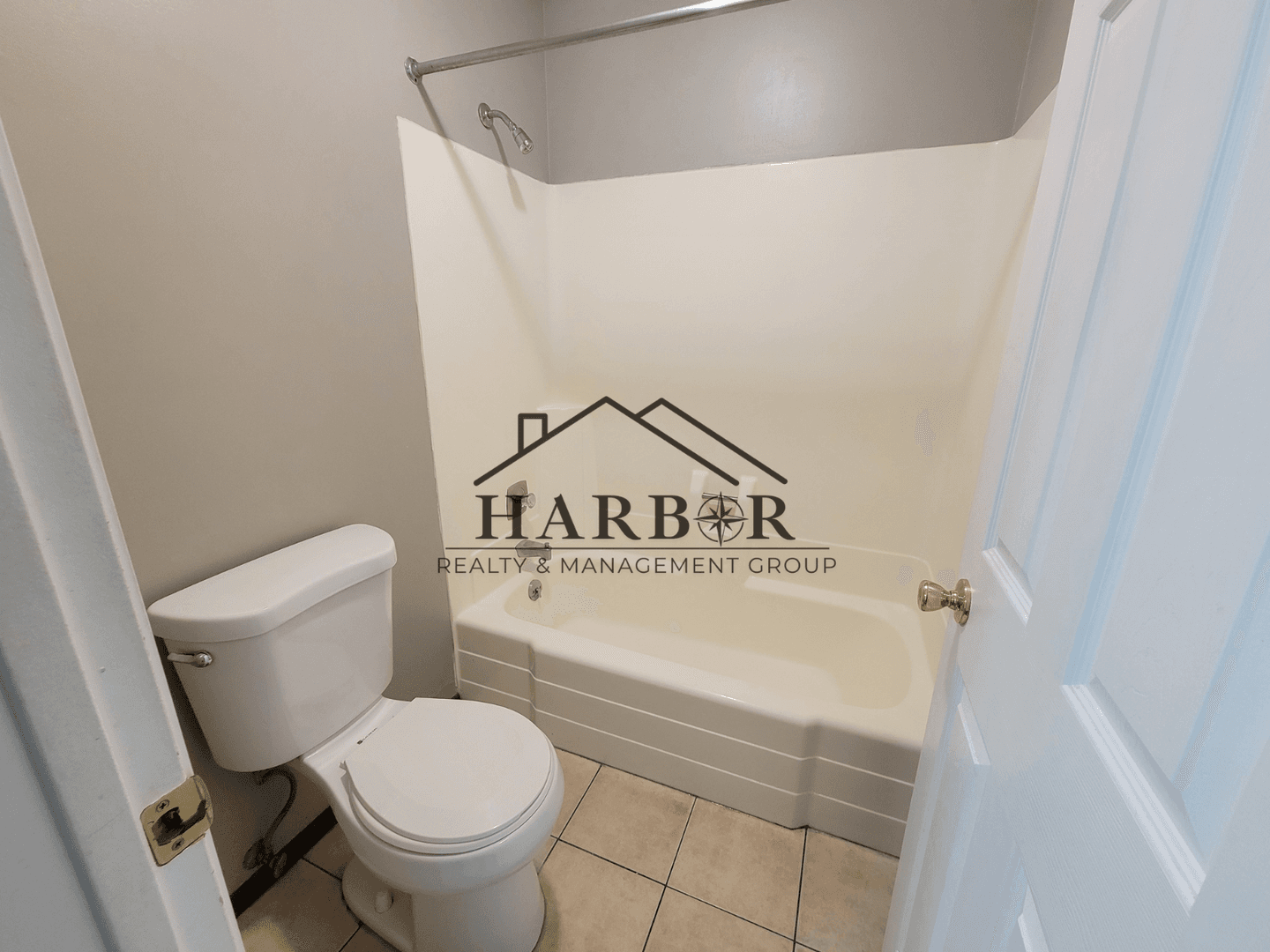 Austin Apartment: 900 14th Street NW