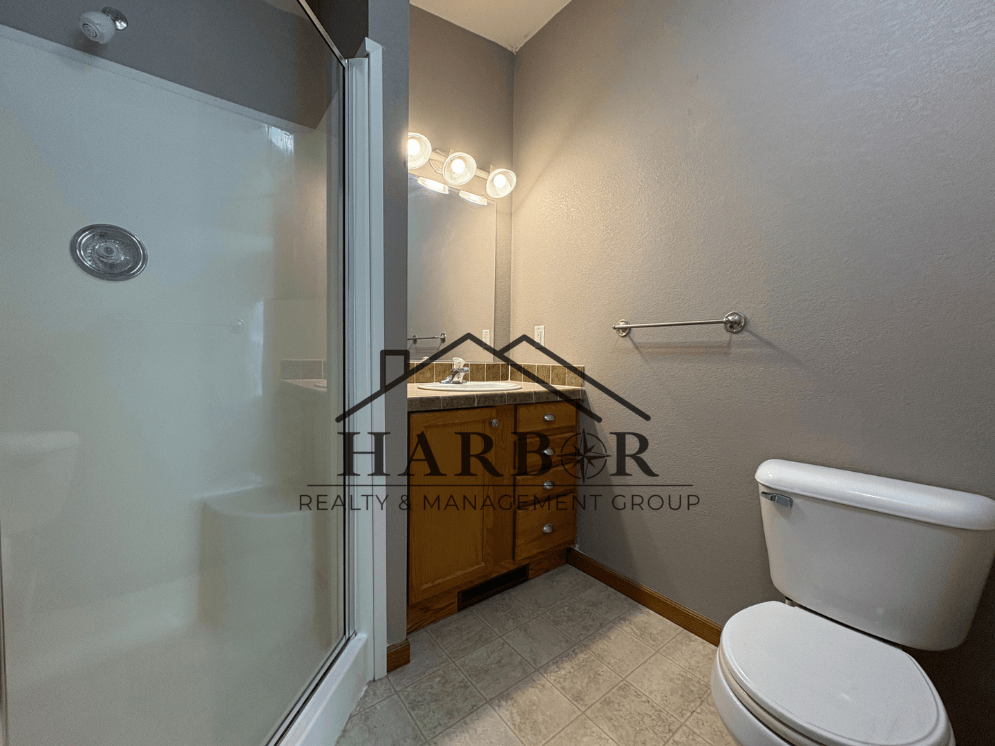 Rochester House: 3781 McIntosh Drive NW