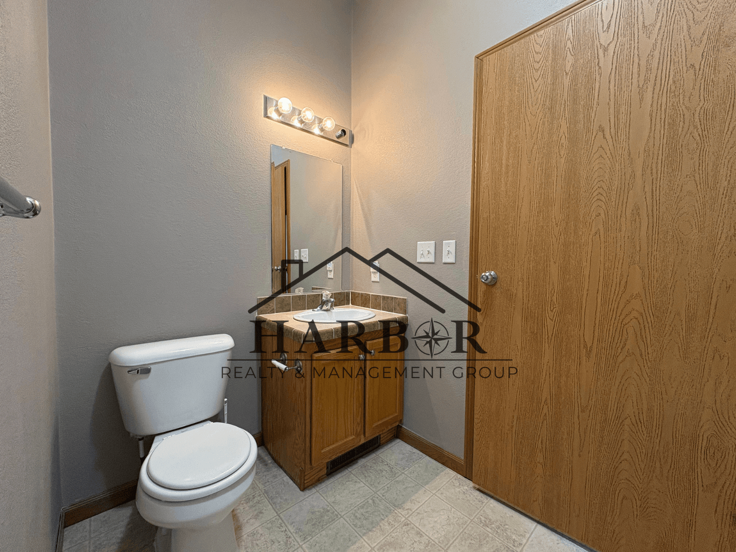 Rochester House: 3781 McIntosh Drive NW
