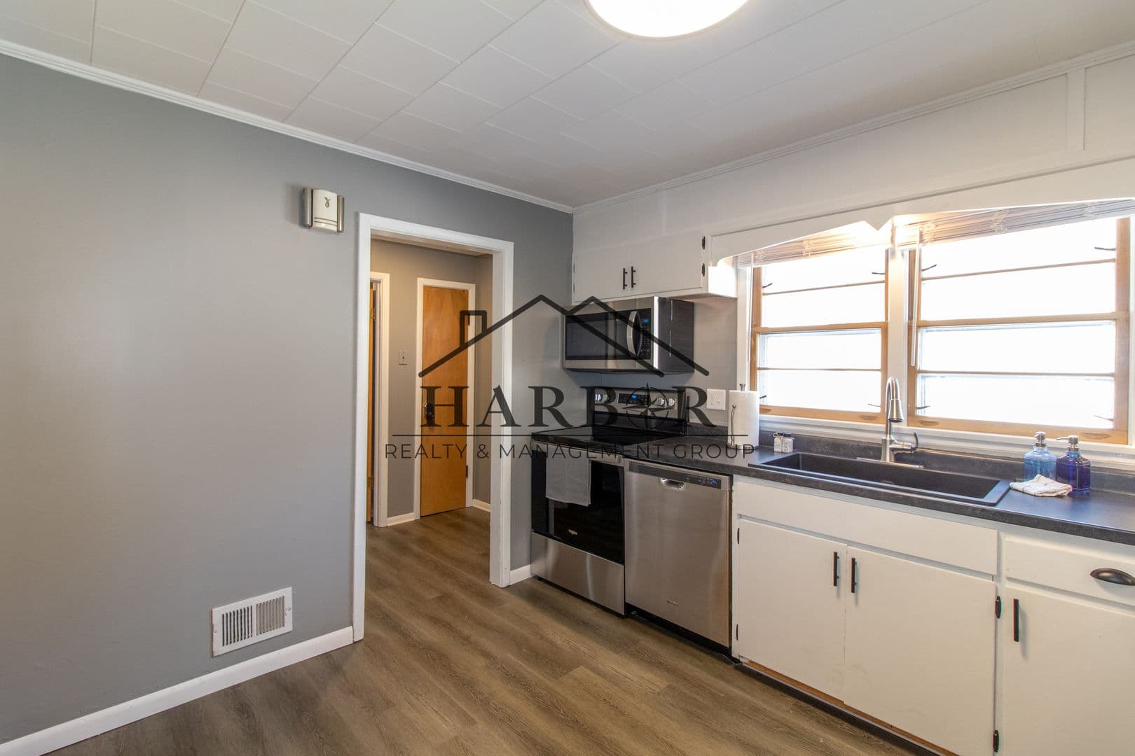 Rochester Apartment: 517 5th Avenue SE