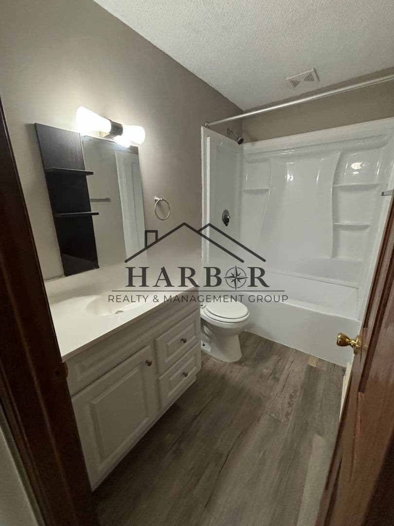 Austin Apartment: 900 14th Street NW