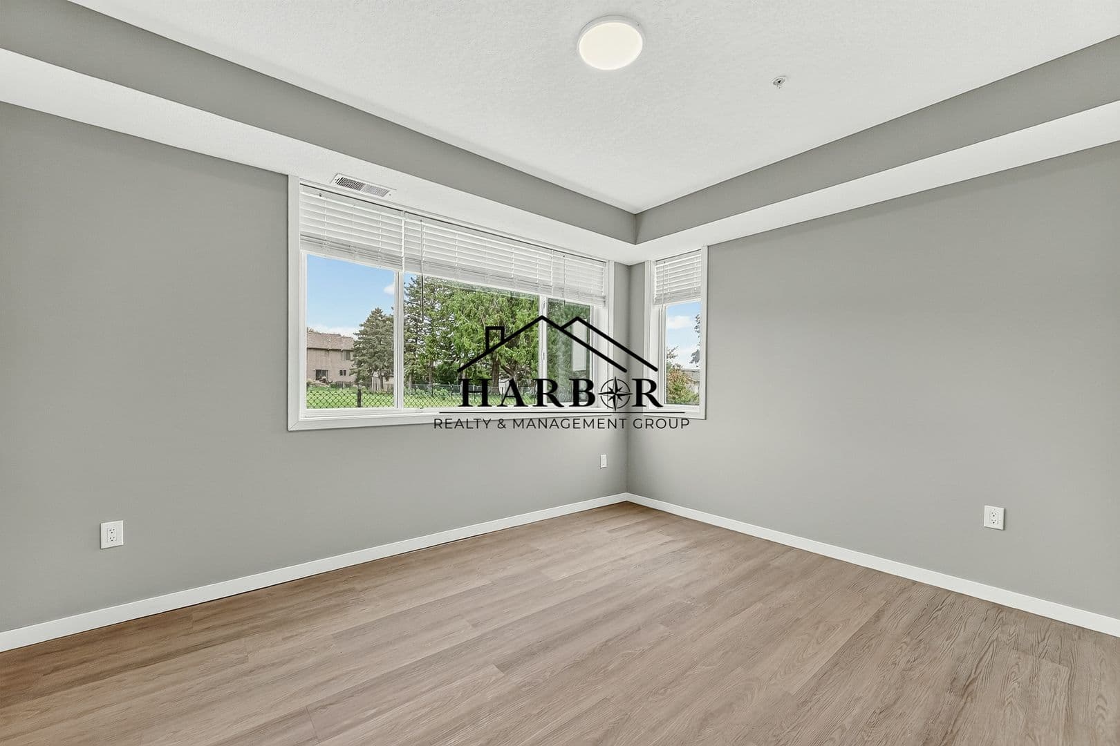 Kasson Apartment: 1401 4th Avenue Lane NE