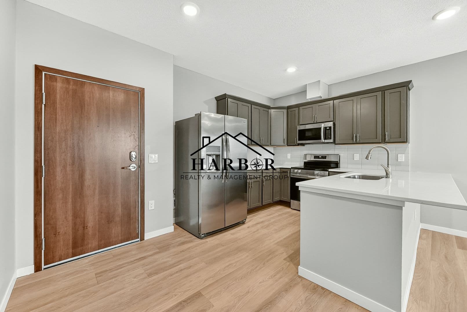 Kasson Apartment: 1401 4th Avenue Lane NE