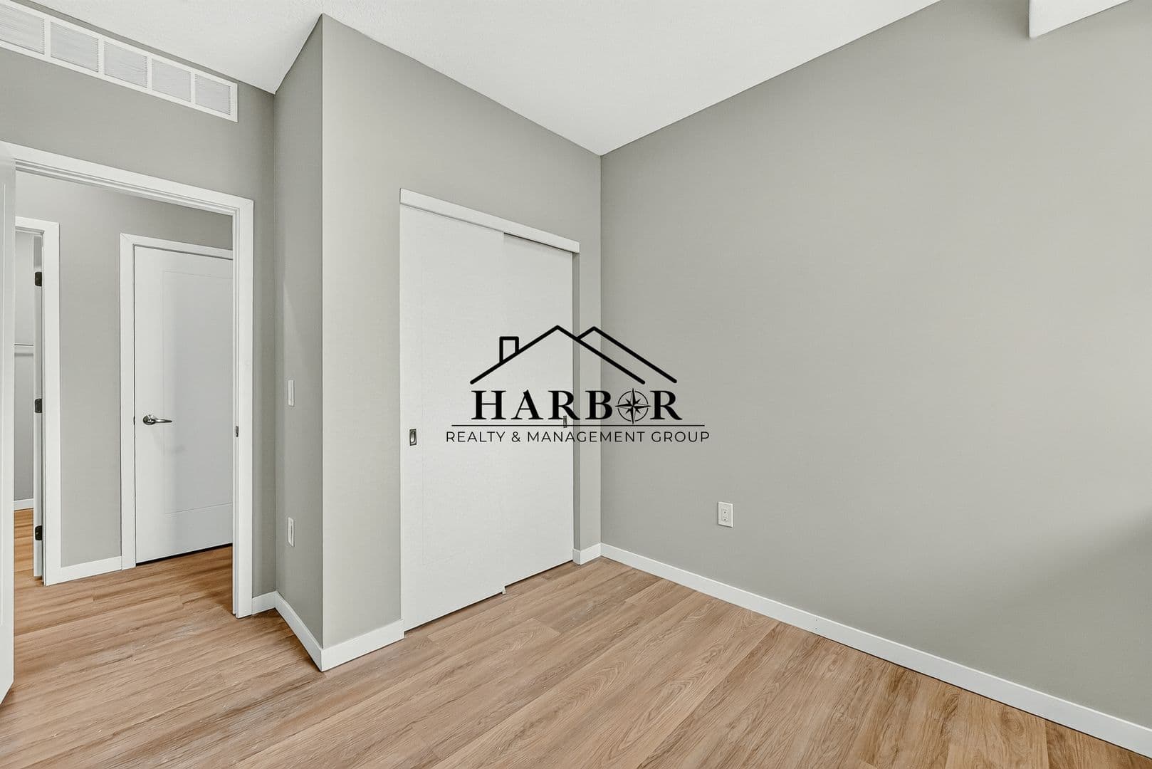 Kasson Apartment: 1401 4th Avenue Lane NE