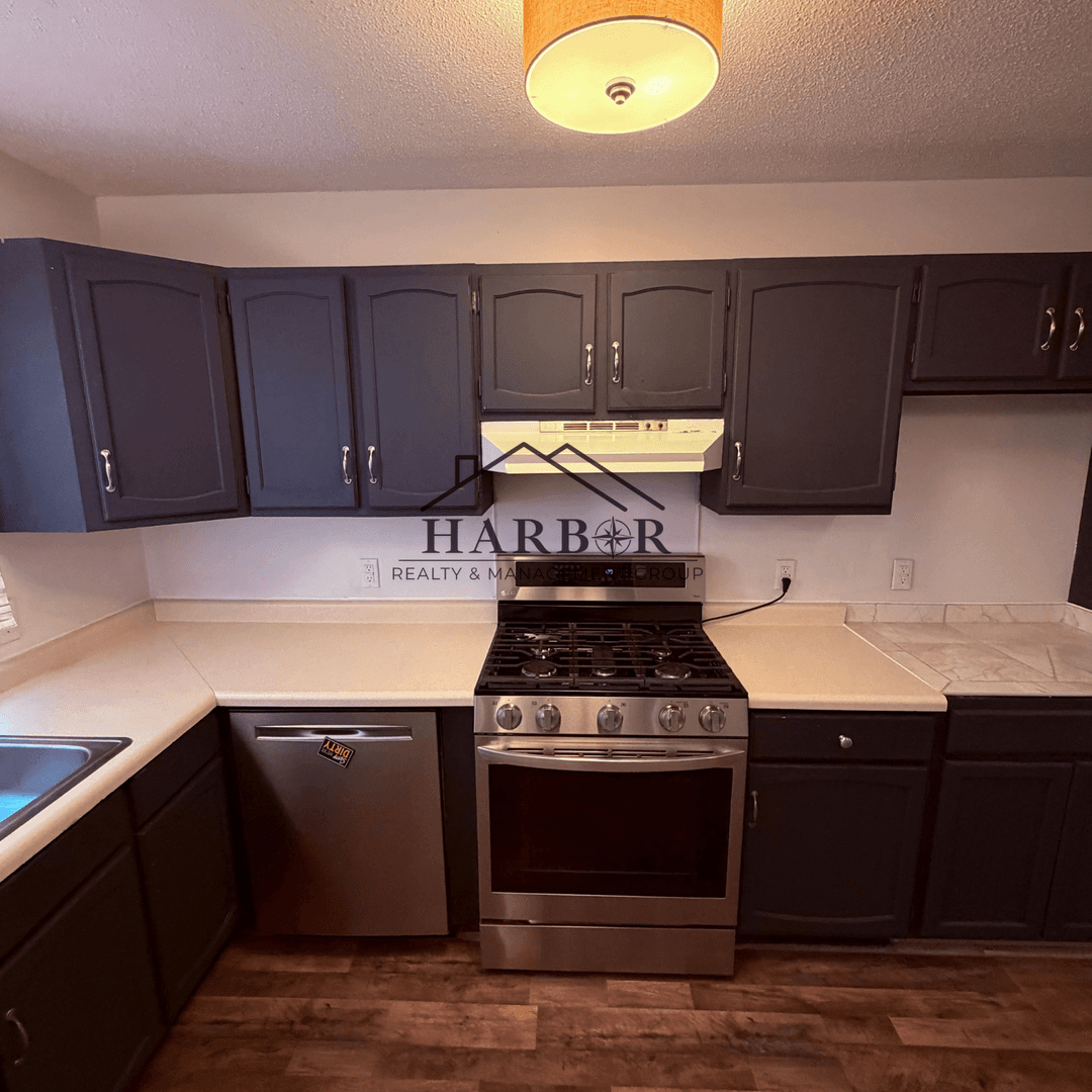 Owatonna House: 154 21st Street NW