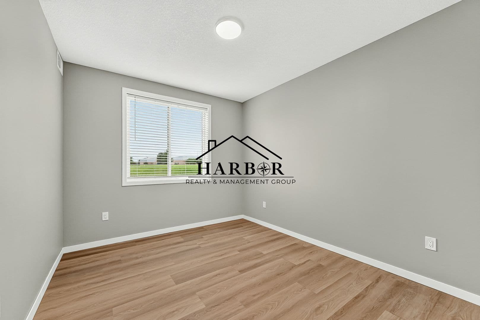 Kasson Apartment: 1401 4th Avenue Lane NE