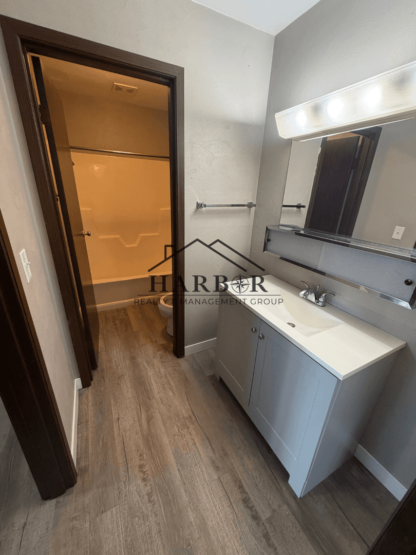 Austin Apartment: 900 14th Street NW