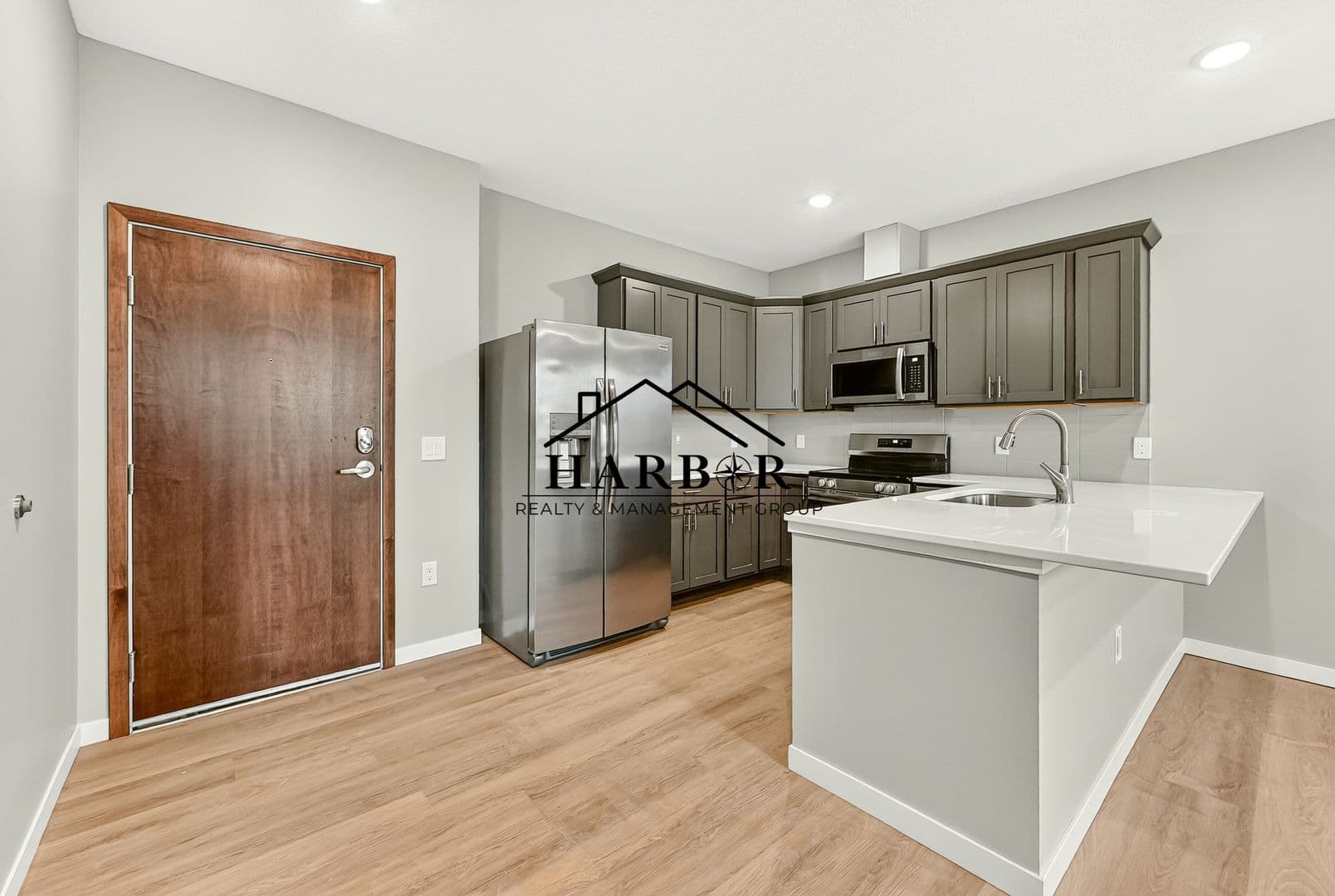 Kasson Apartment: 1401 4th Avenue Lane NE