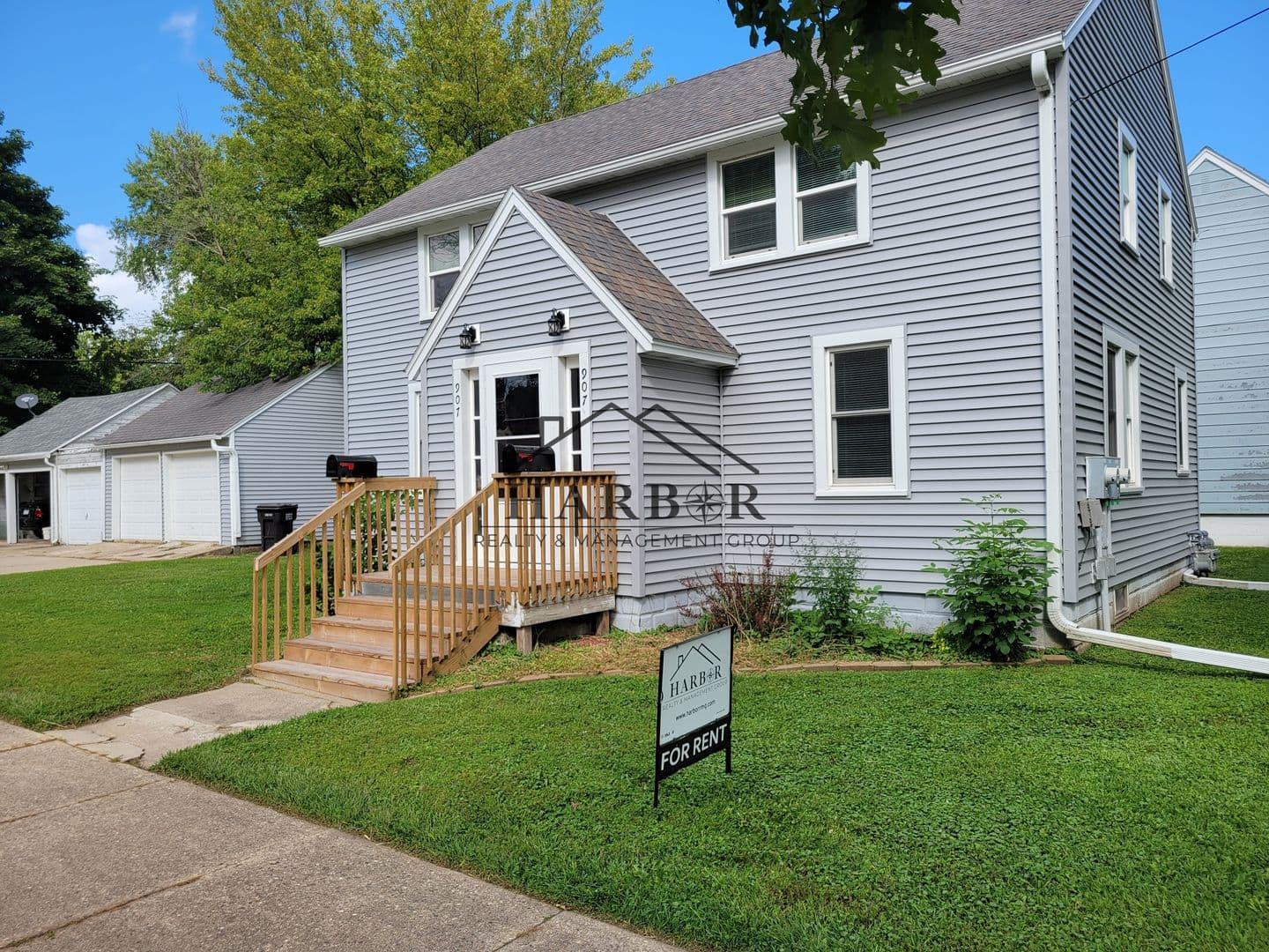 Austin Apartment: 907 8th Street SE