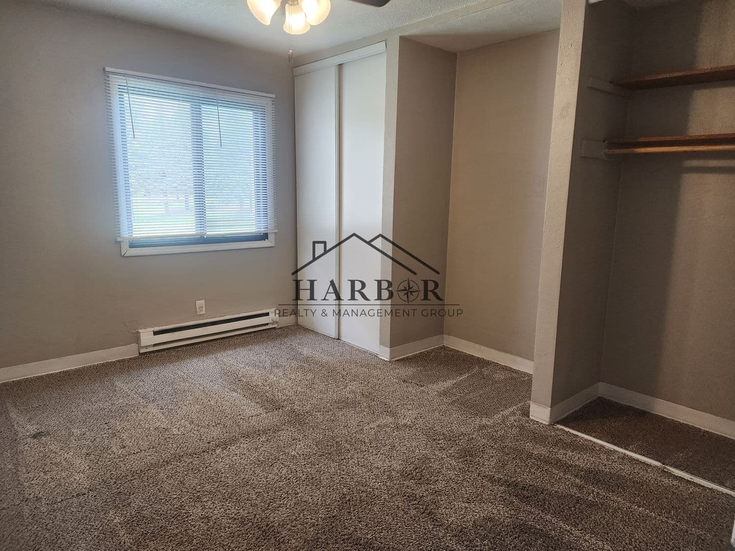 Austin Apartment: 900 14th Street NW