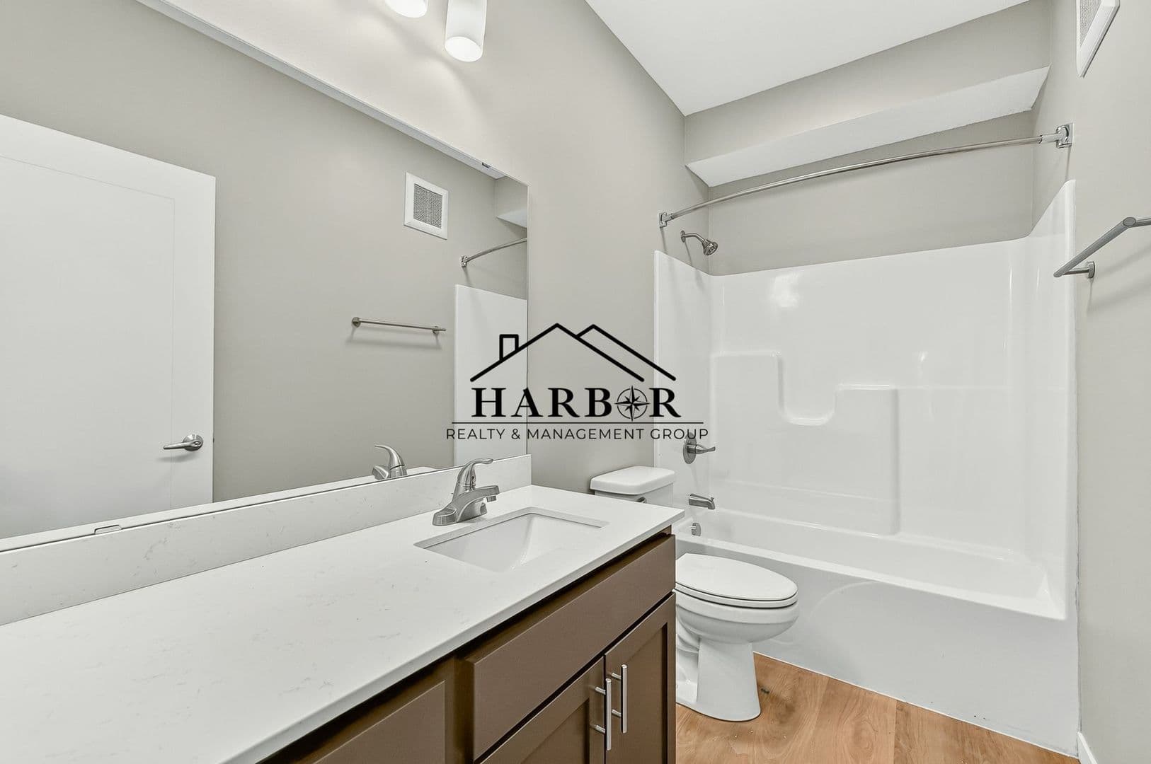 Kasson Apartment: 1401 4th Avenue Lane NE