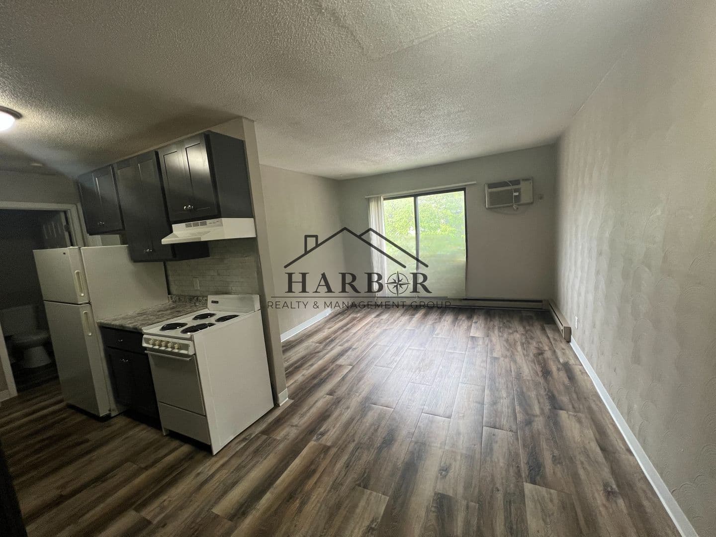 Austin Apartment: 900 14th Street NW