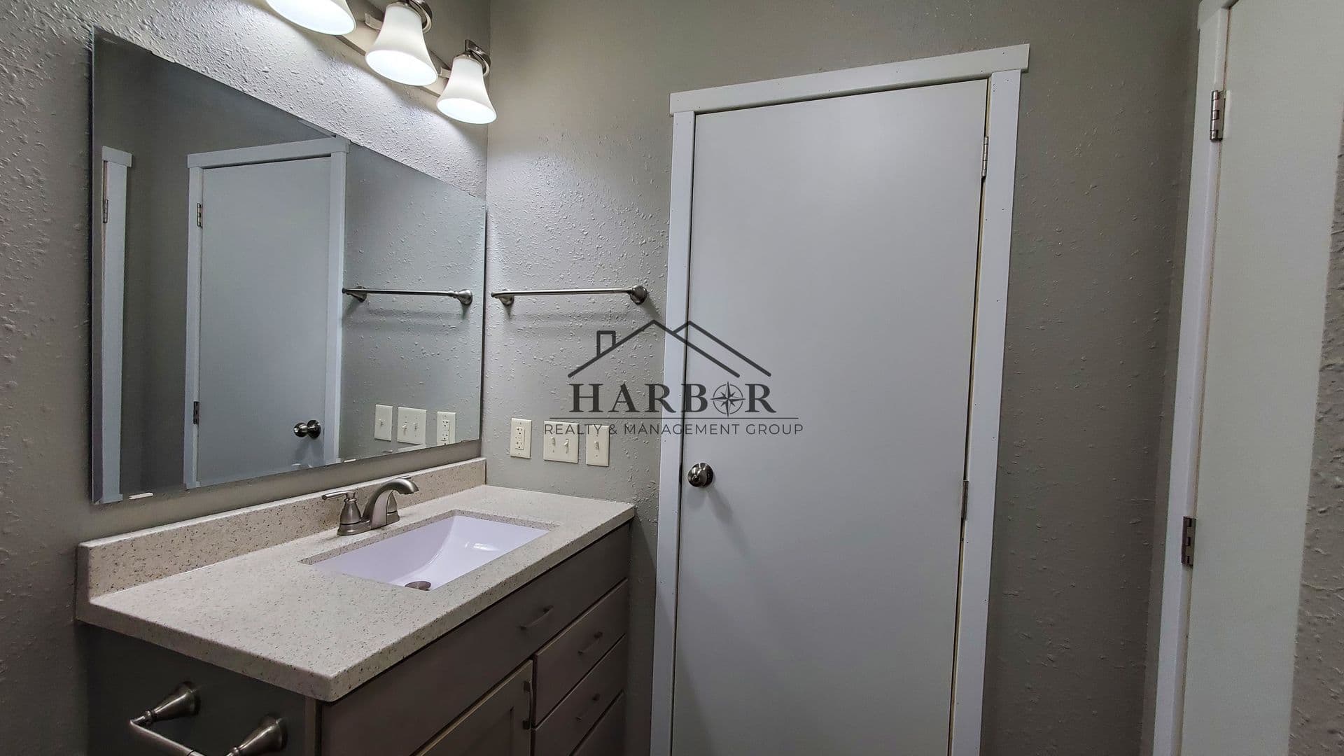 Kensington House: 23 Andreasen Drive